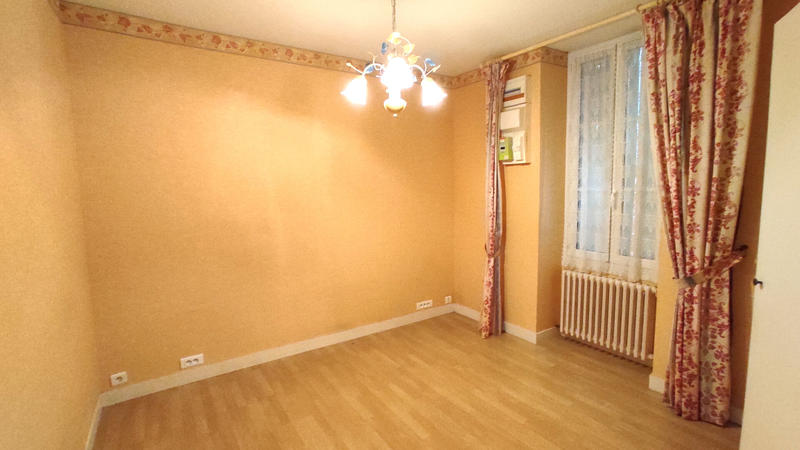 Maison - 101 m² - 5 pièces