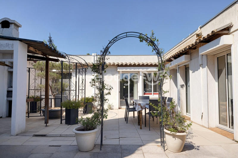 Maison traditionnelle - 91 m² - 4 pièces