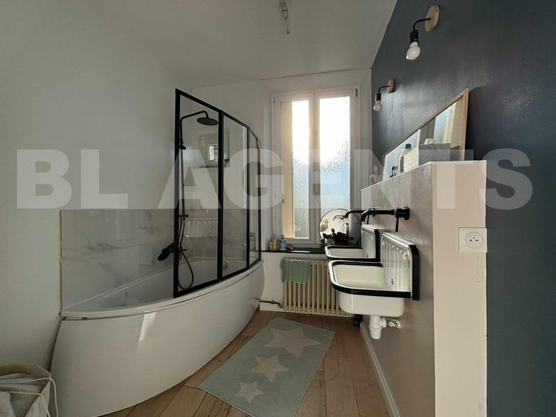 Maison - 98 m² - 6 pièces