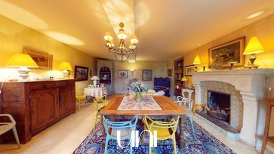 Propriété - 285 m² - 9 pièces