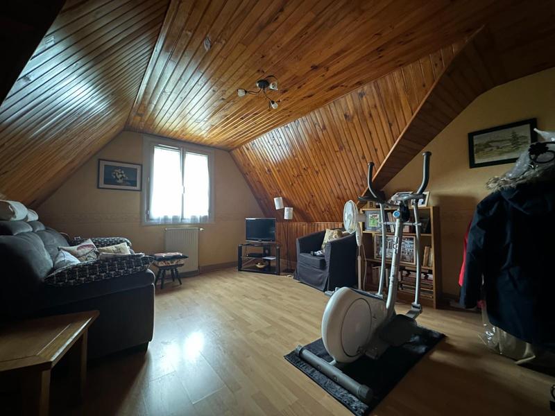 Maison - 144 m² - 8 pièces