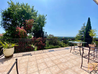 Maison - 197 m² - 6 pièces