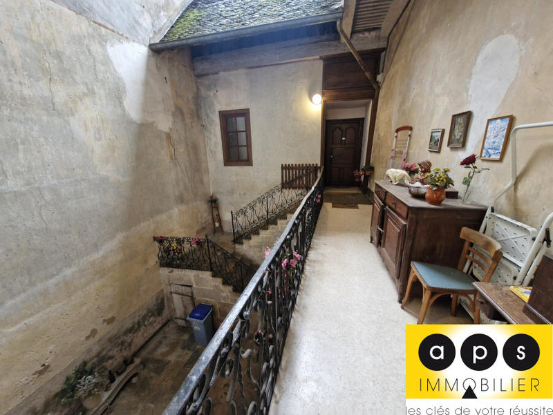 Immeuble - 214 m² - 11 pièces