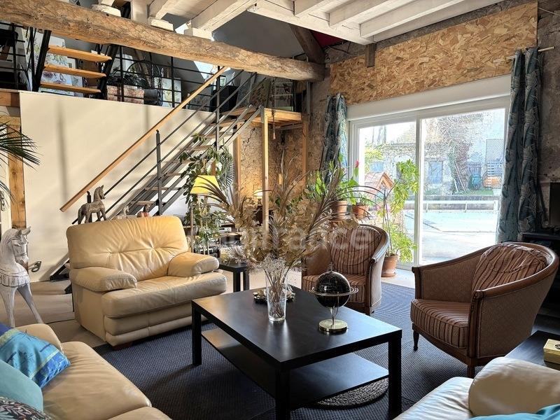 Maison - 218 m² - 5 pièces