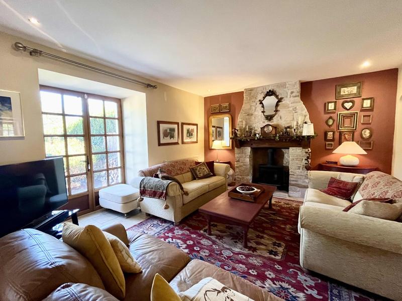 Maison - 285 m² - 8 pièces