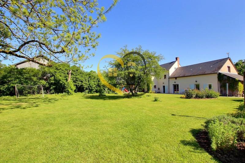 Maison - 280 m² - 5 pièces