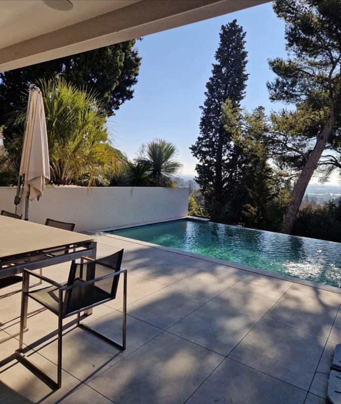 Maison - 336 m² - 9 pièces