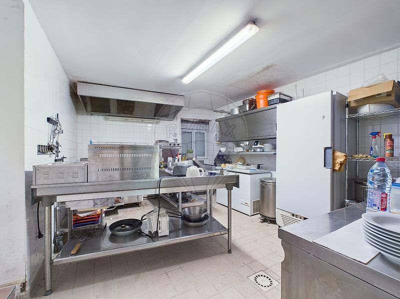 Maison - 295 m² - 6 pièces