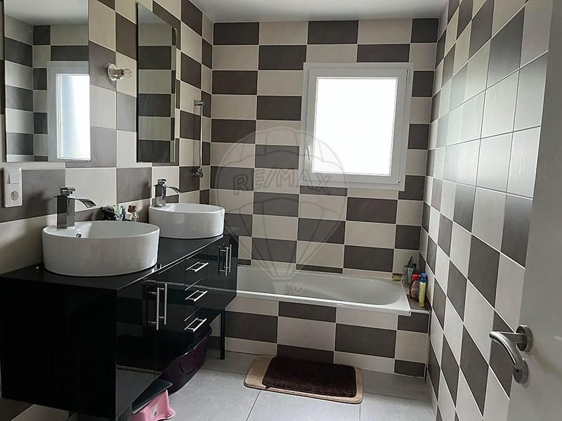 Maison - 120 m² - 6 pièces