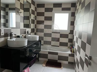 Maison - 120 m² - 6 pièces