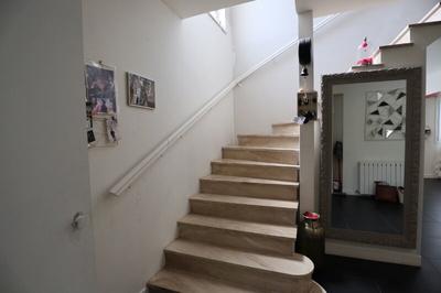 Maison - 230 m² - 8 pièces