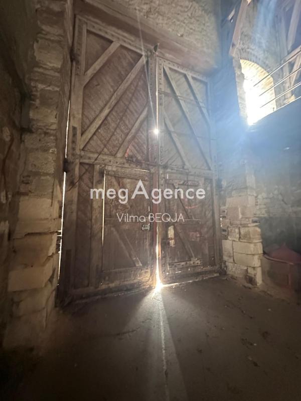 Local commercial - 796 m² - 10 pièces