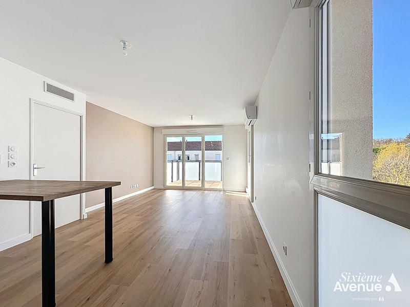 Appartement - 65 m² - 3 pièces