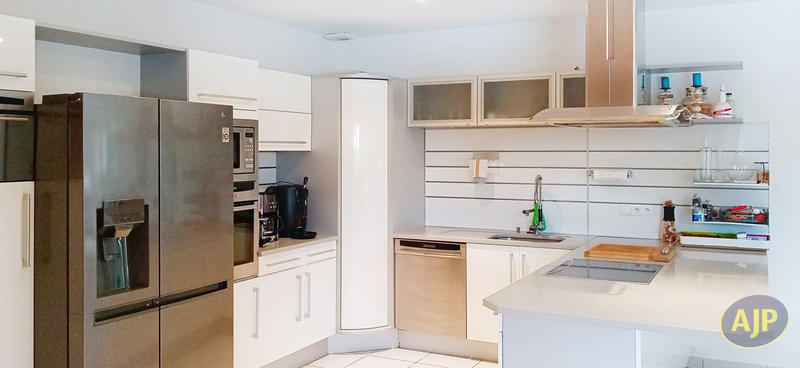 Maison - 190 m² - 5 pièces