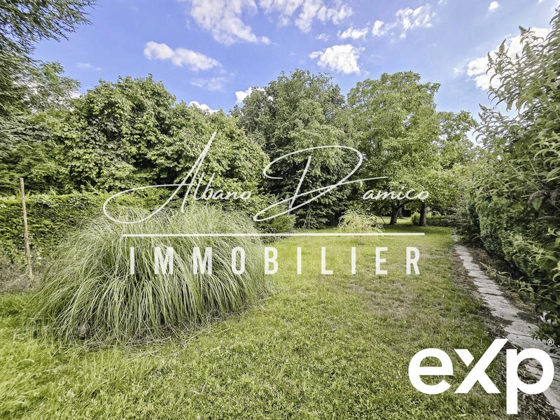 Maison - 208 m² - 9 pièces