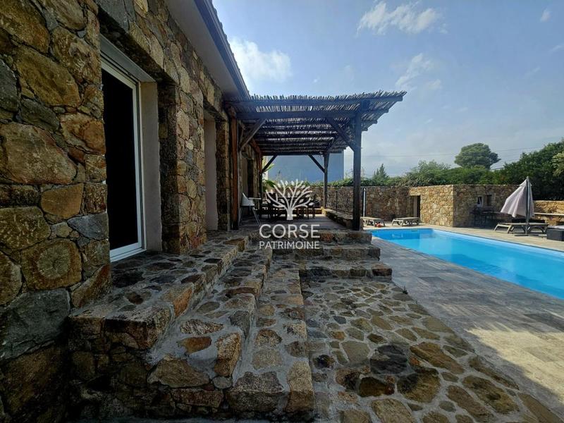 Villa - 95 m² - 4 pièces