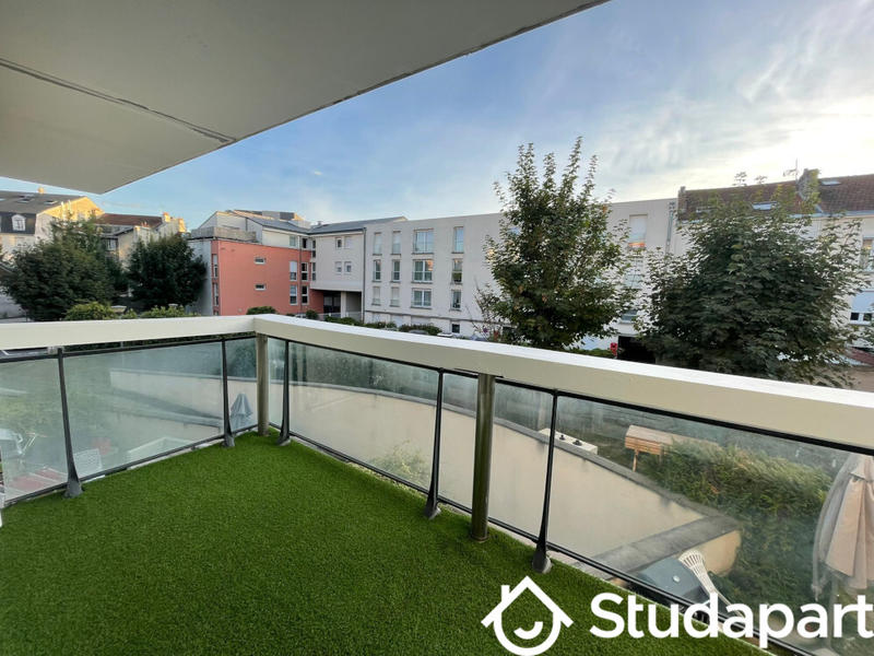 Chambre - 11 m² - 1 pièce