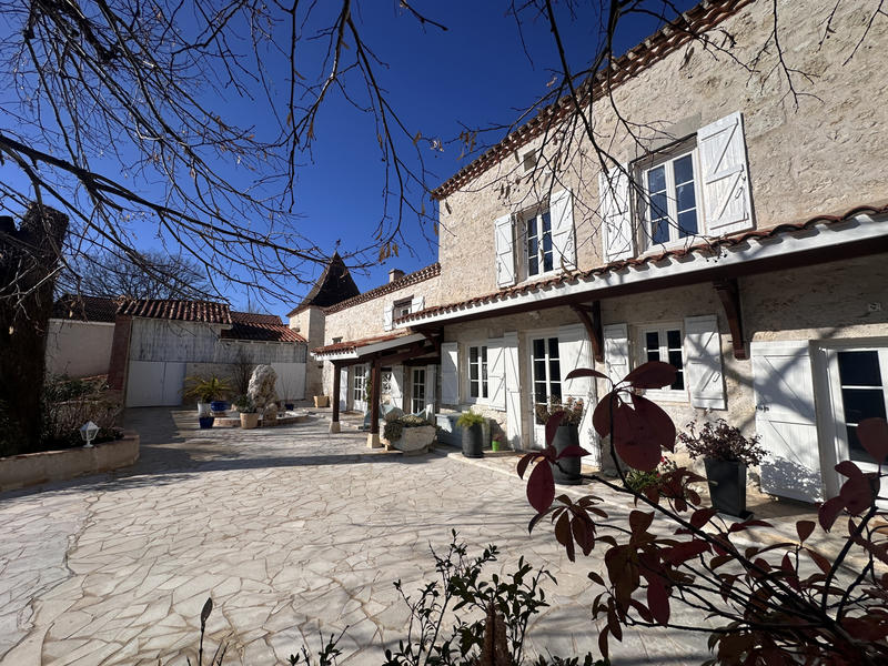 Maison - 200 m² - 7 pièces