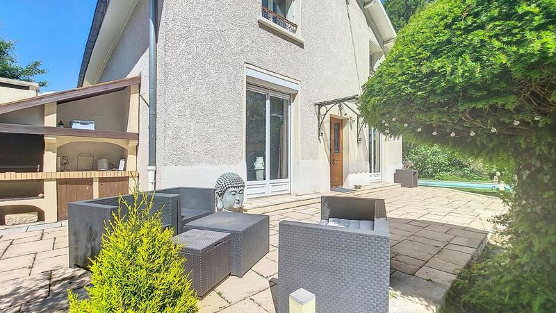 Maison - 160 m² - 5 pièces