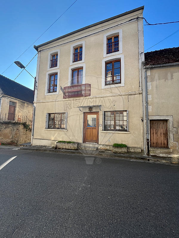 Maison - 200 m² - 8 pièces