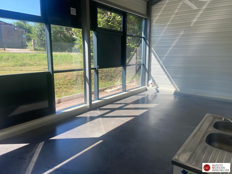 Local d'activités - 388 m²