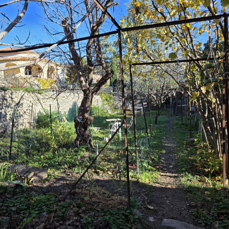 Terrain constructible - 281 m²