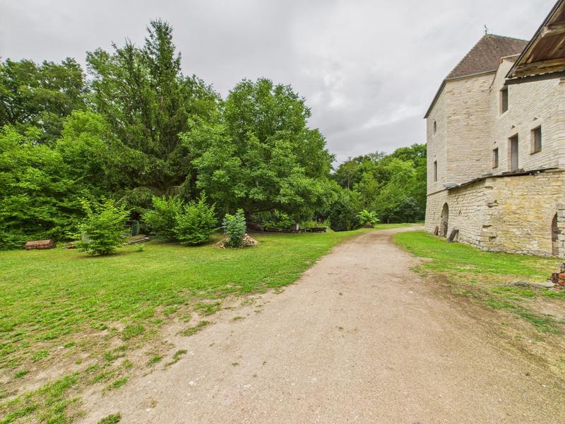 Maison - 312 m² - 8 pièces