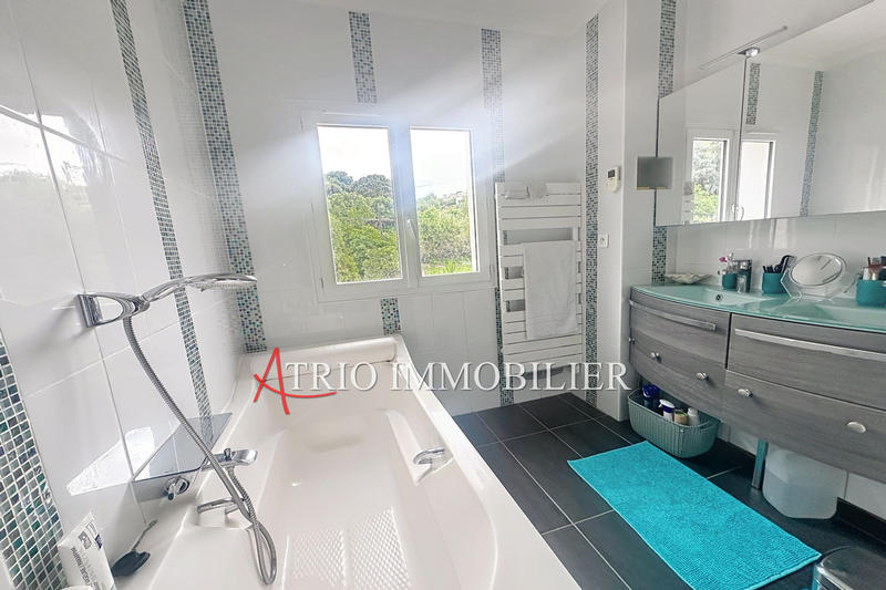 Villa - 225 m² - 7 pièces