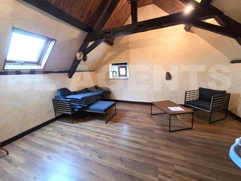 Maison - 252 m² - 7 pièces