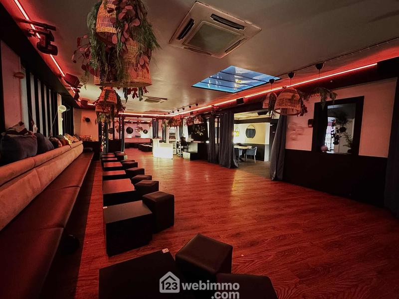 Local commercial - 529 m² - 6 pièces