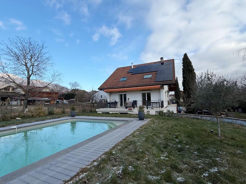 Maison - 211 m² - 7 pièces