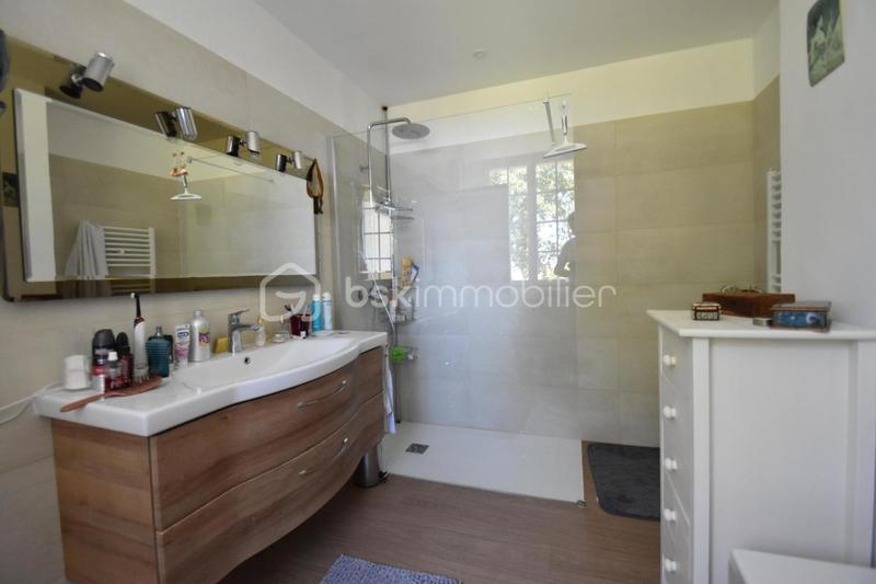 Demeure - 303 m² - 11 pièces