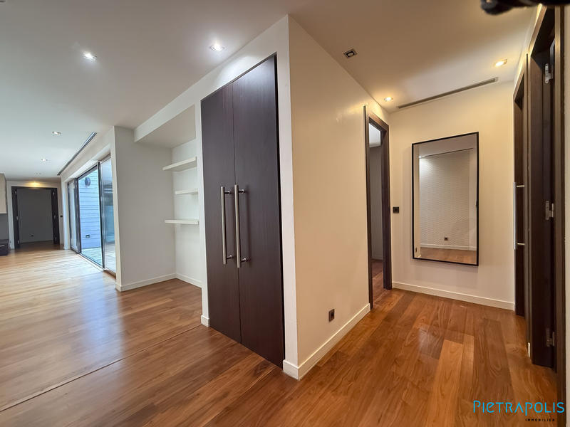 Appartement - 171 m² - 5 pièces