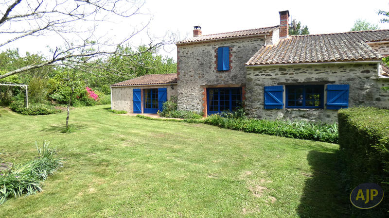 Maison - 180 m² - 8 pièces