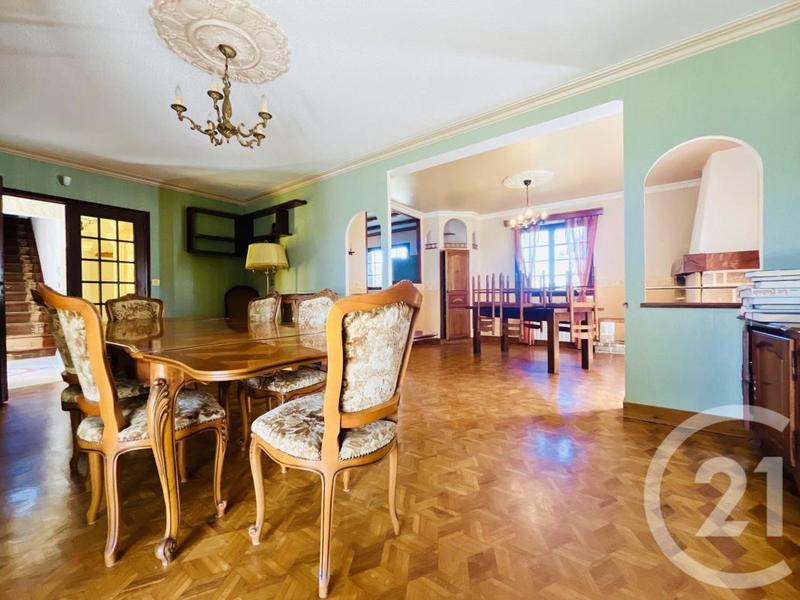 Maison - 216 m² - 7 pièces