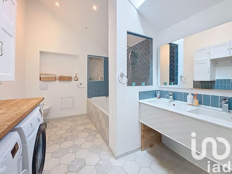 Maison - 212 m² - 7 pièces