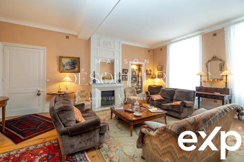 Maison - 300 m² - 7 pièces