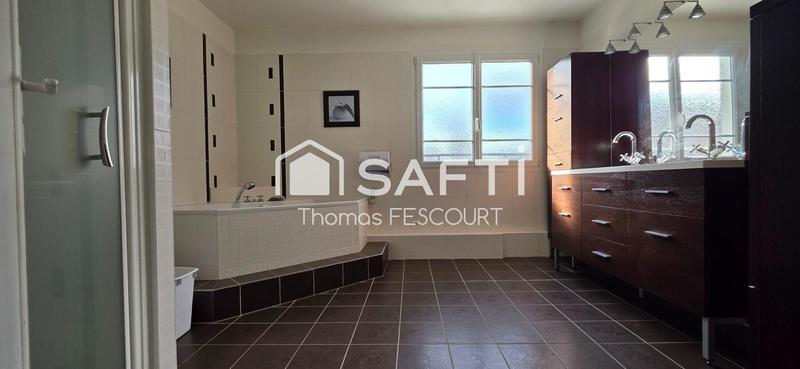 Maison - 215 m² - 7 pièces