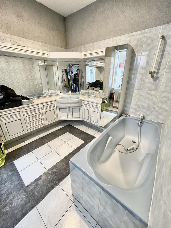 Immeuble - 260 m² - 15 pièces