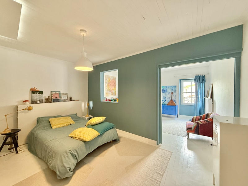 Maison - 240 m² - 10 pièces