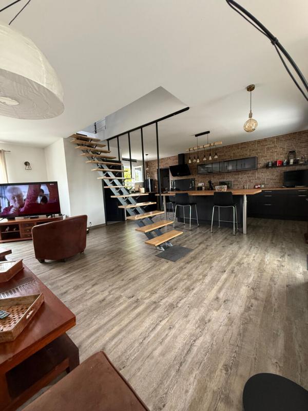 Maison - 110 m² - 4 pièces