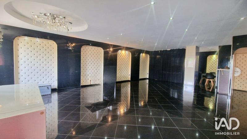 Local commercial - 330 m²