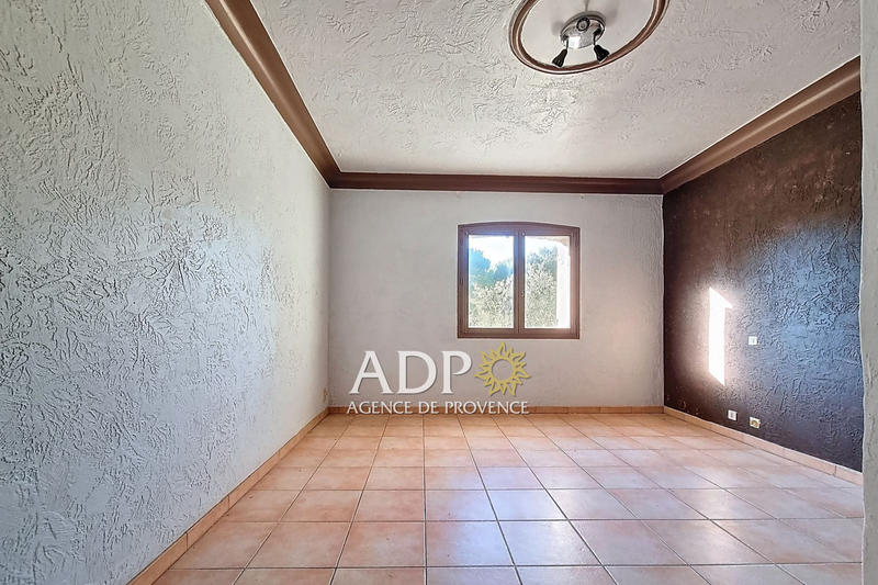 Propriété - 180 m² - 6 pièces