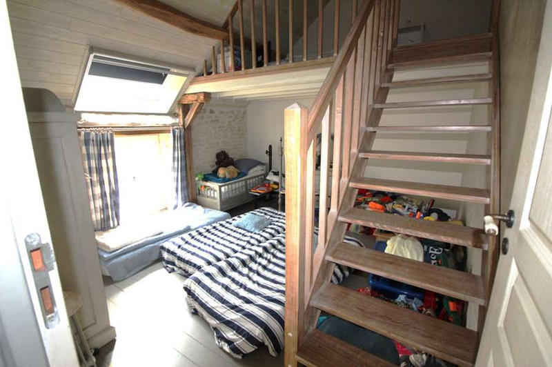 Maison - 280 m² - 11 pièces