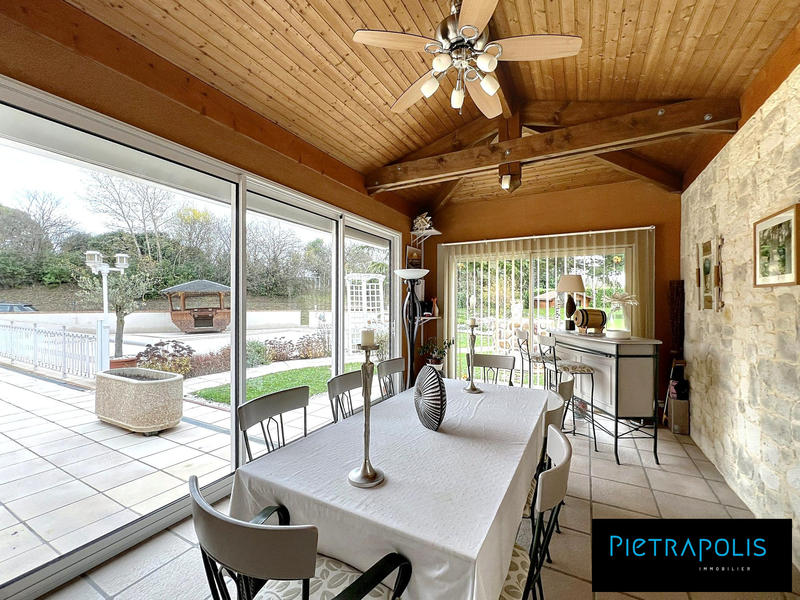 Maison - 253 m² - 10 pièces