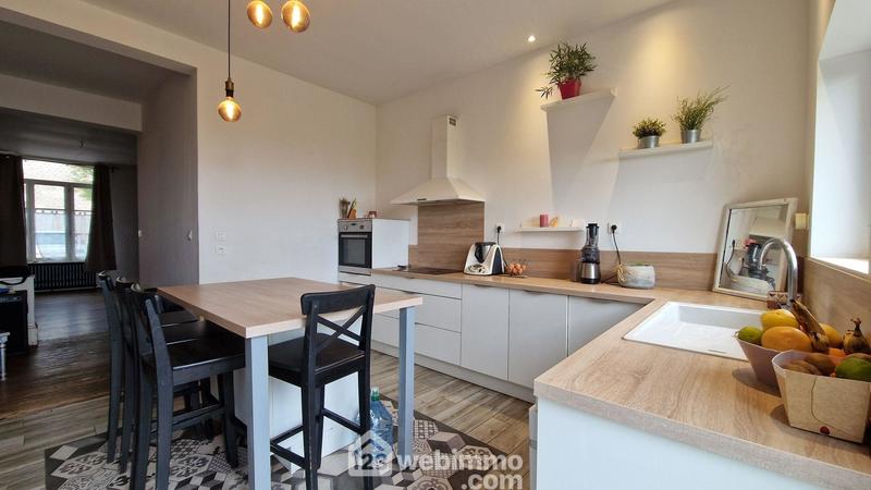 Maison - 214 m² - 9 pièces