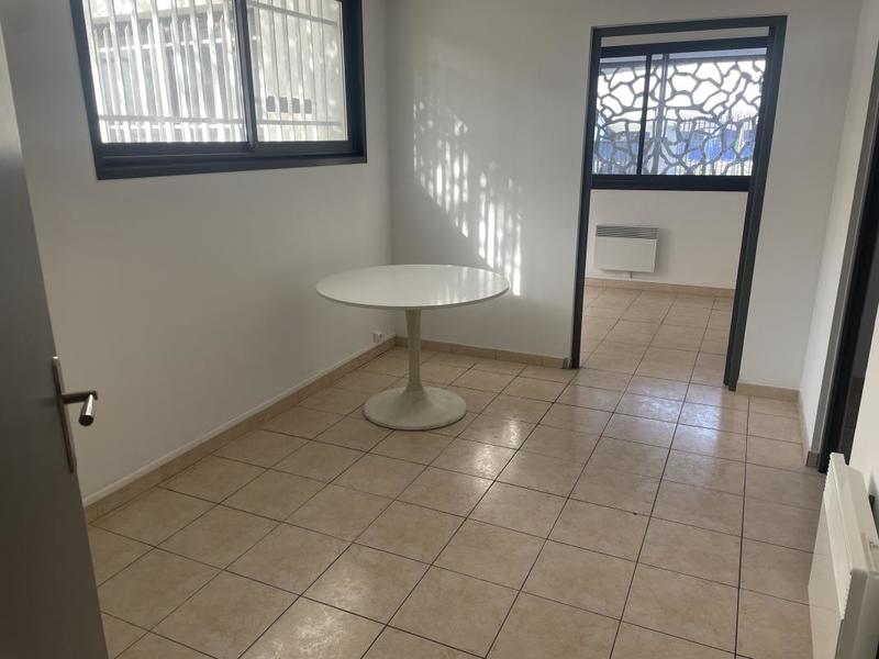 Bureau - 85 m² - 5 pièces