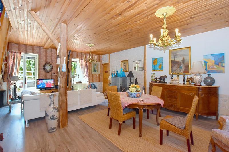 Maison - 200 m² - 8 pièces