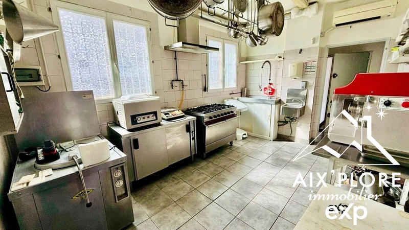 Fonds de commerce - Magasins - 109 m²