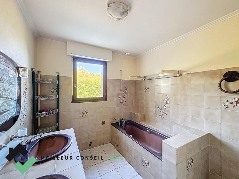 Maison traditionnelle - 188 m² - 7 pièces